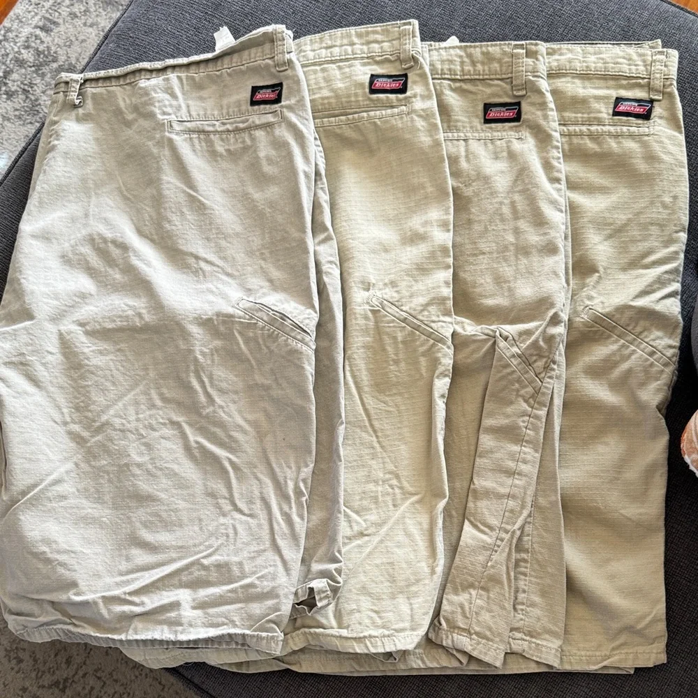 Dickies Loose Fit Beige Shorts Size 44 Lot Bundle of 4 pair